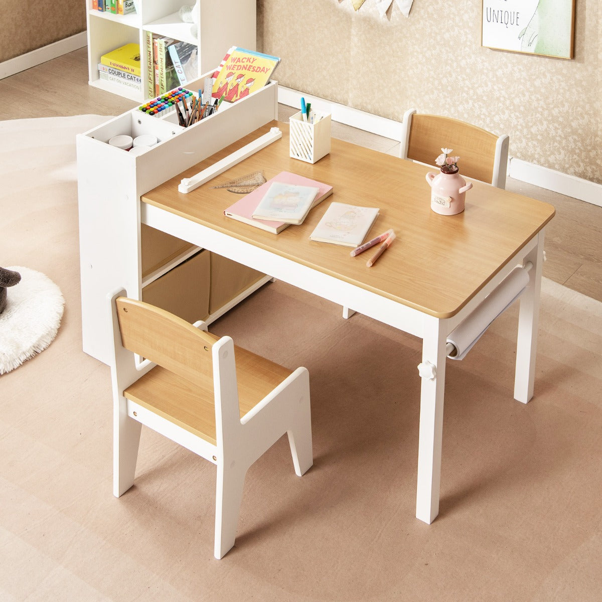 Costway Ensemble Table et Chaises pour Enfants Table à Dessin avec 2 Chaises Support et Rouleau de Papier Rangements Naturel