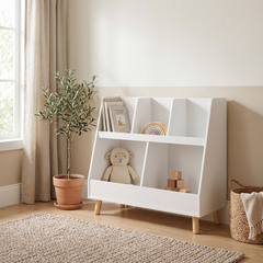 Bibliothèque enfant 5 compartiments blanche dans une chambre d'enfant