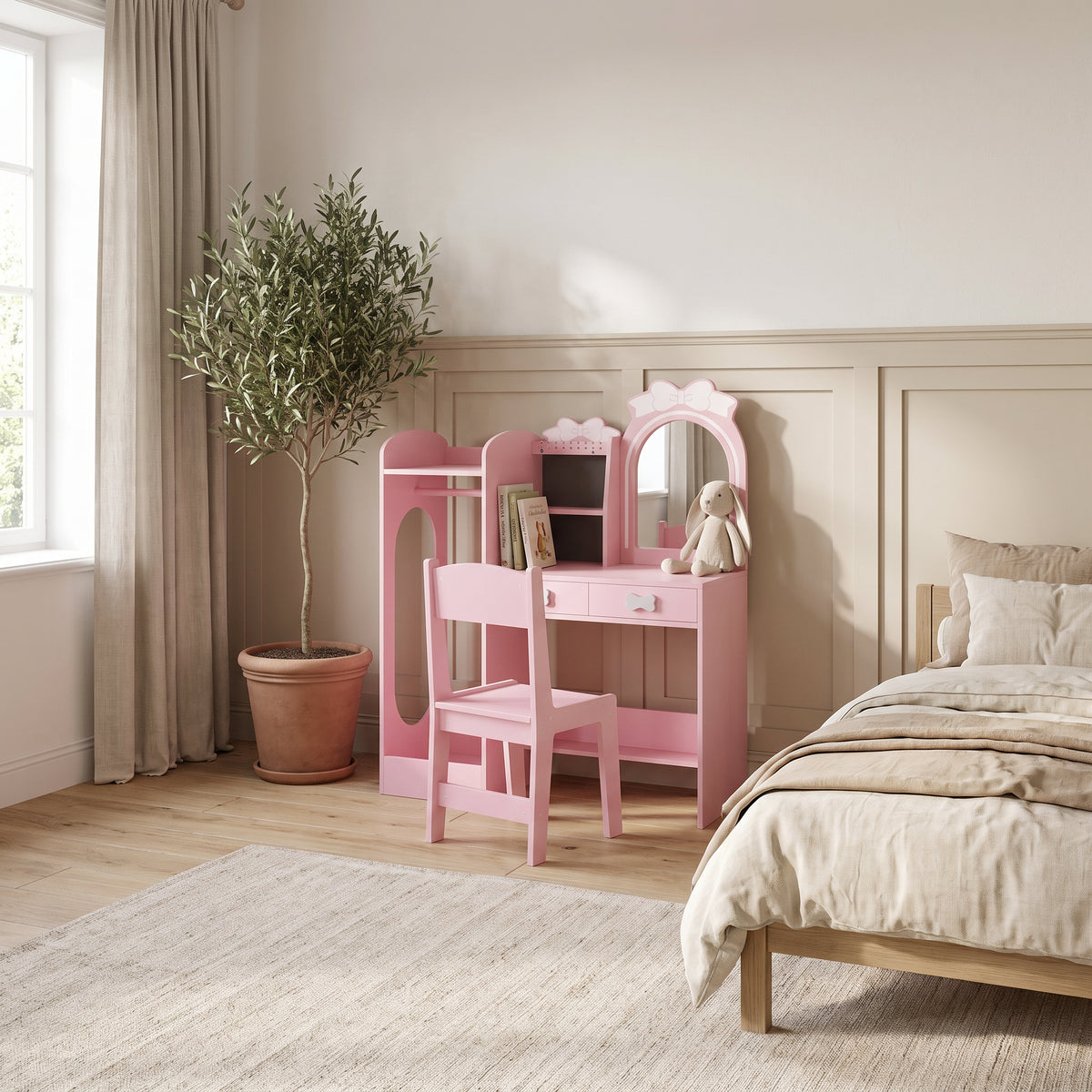 Coiffeuse enfant rose dans une chambre d'enfant