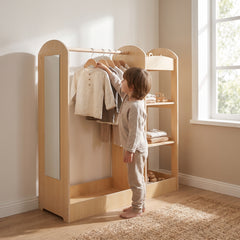 Meuble de rangement enfant avec penderie avec un enfant