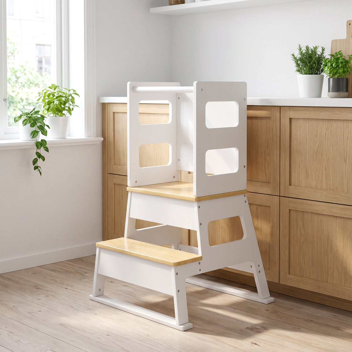 Tour d'observation Montessori blanche dans une cuisine scandinave