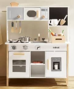 Cuisine en bois pour enfant avec jardinage blanc et gris